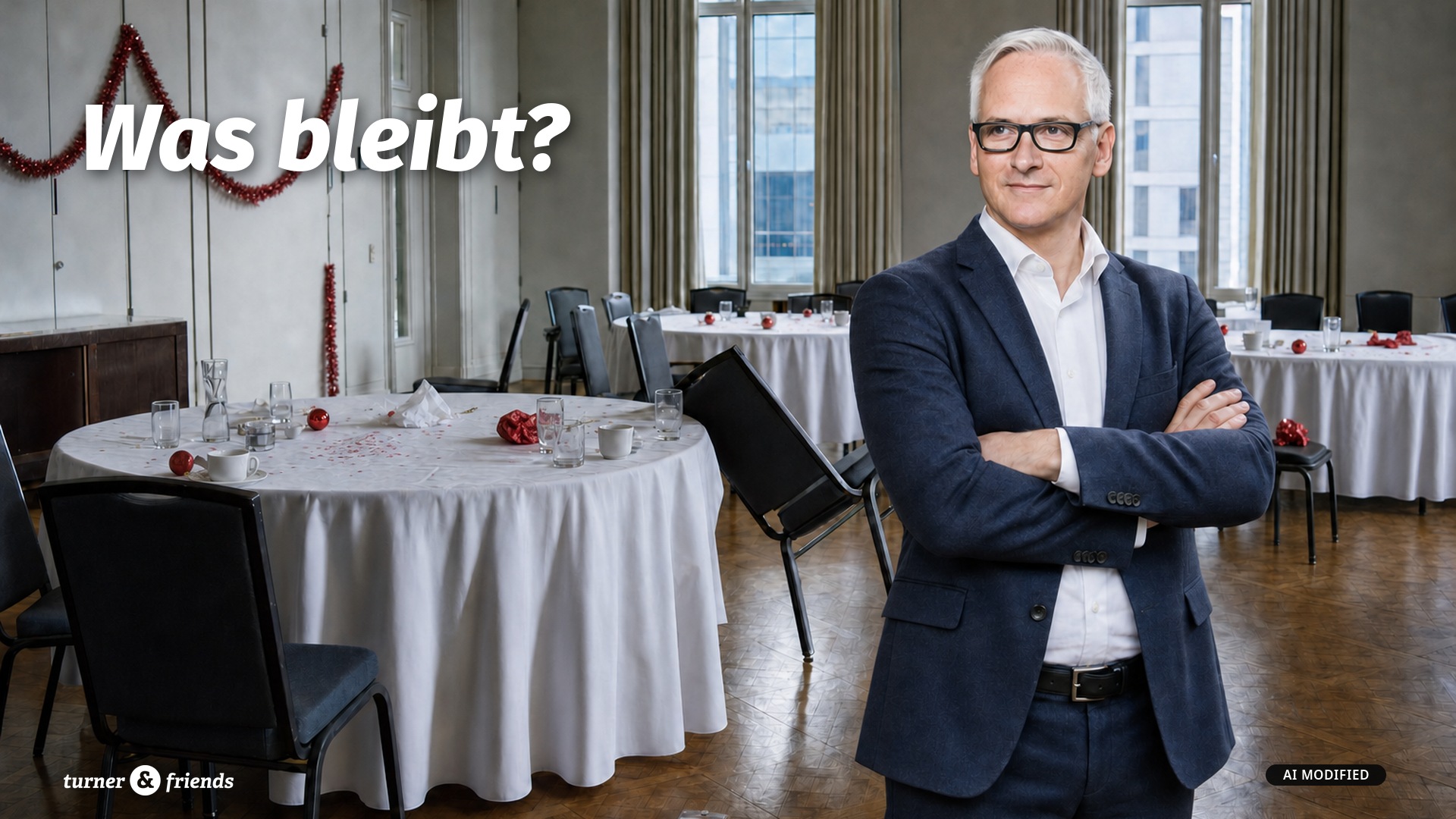 Abgefeierte Location nach einer Weihnachtsfeier mit der Frage Was bleibt